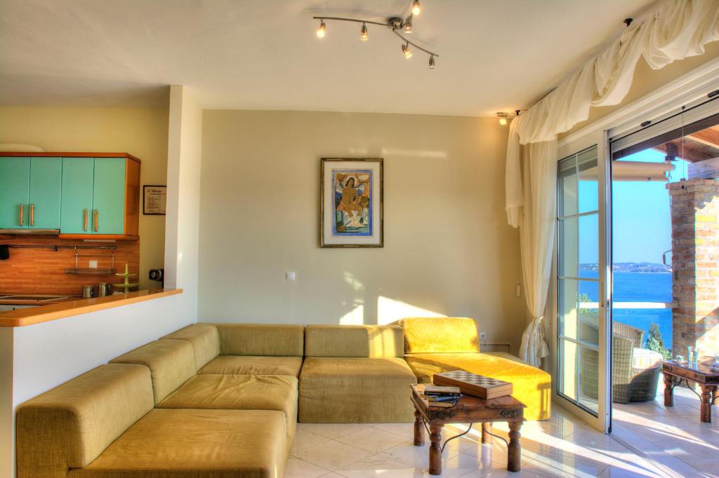 Kommeno Great View House room 3